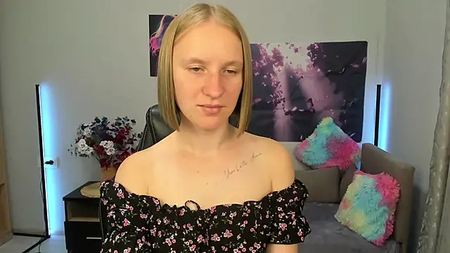 Snapshot of BeautyBlondy chatting on September 11, 2025, 12:05 pm BeautyBlondy online show from September 11, 2025, 12:05 pm