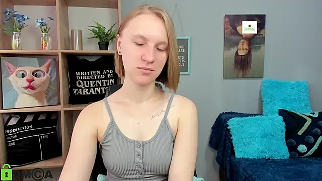 Snapshot of BeautyBlondy chatting on September 18, 2025, 5:43 am BeautyBlondy online show from September 18, 2025, 5:43 am