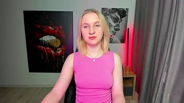 Snapshot of BeautyBlondy chatting on February 6, 2025, 8:23 pm BeautyBlondy online show from February 6, 2025, 8:23 pm