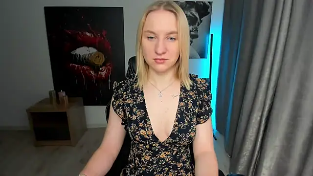 Snapshot of BeautyBlondy chatting on February 9, 2025, 4:29 pm BeautyBlondy online show from February 9, 2025, 4:29 pm