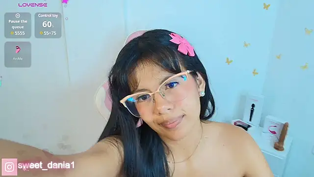 sweet dania  online show from February 10, 2025, 1:24 am