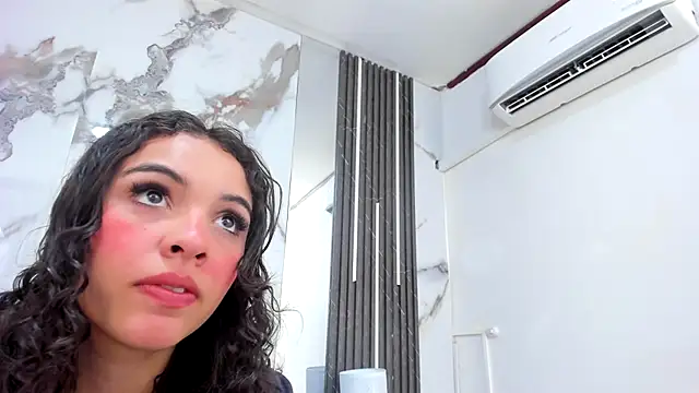 Snapshot of Kim_Lennon chatting on October 6, 2025, 7:58 pm Kim Lennon online show from October 6, 2025, 7:58 pm