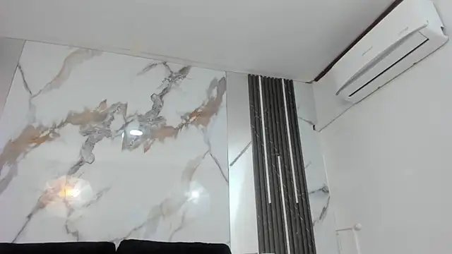 Snapshot of Kim_Lennon chatting on September 23, 2025, 1:40 pm Kim Lennon online show from September 23, 2025, 1:40 pm