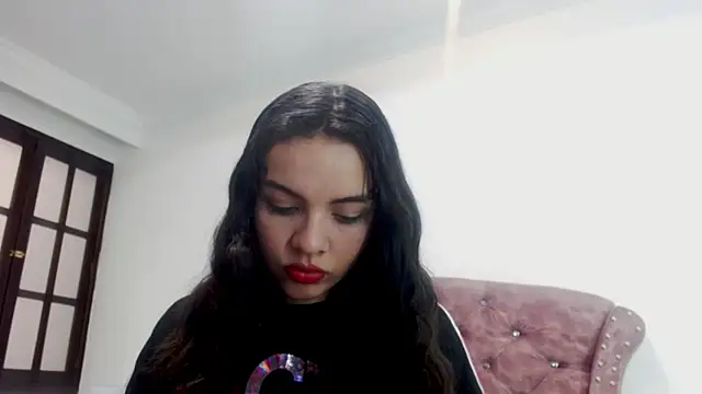 Kim Lennon online show from February 11, 2025, 9:03 pm