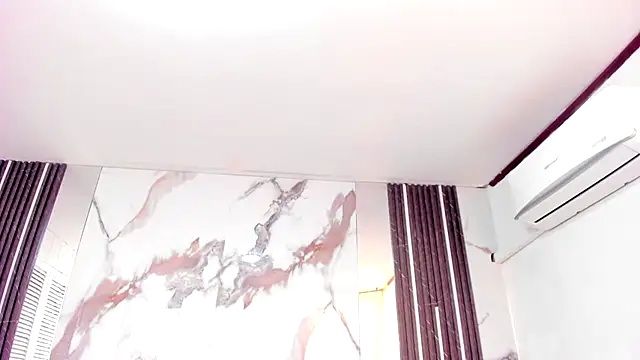 Snapshot of Kim_Lennon chatting on October 2, 2025, 12:52 pm Kim Lennon online show from October 2, 2025, 12:52 pm