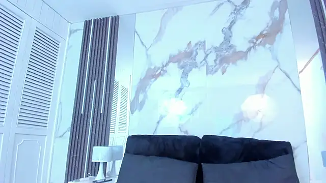 Snapshot of Kim_Lennon chatting on October 4, 2025, 12:07 pm Kim Lennon online show from October 4, 2025, 12:07 pm