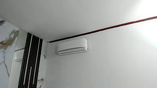 Snapshot of Kim_Lennon chatting on October 21, 2025, 12:37 pm Kim Lennon online show from October 21, 2025, 12:37 pm