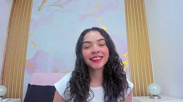 Snapshot of Kim_Lennon chatting on October 28, 2025, 7:57 pm Kim Lennon online show from October 28, 2025, 7:57 pm