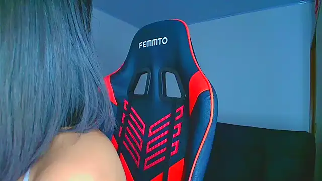 Snapshot of Rousse_violett chatting on October 14, 2025, 10:20 pm Rousse violett online show from October 14, 2025, 10:20 pm