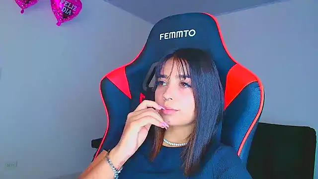 Snapshot of Rousse_violett chatting on September 29, 2025, 9:31 pm Rousse violett online show from September 29, 2025, 9:31 pm