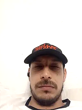 Snapshot of tony-camargo chatting on January 8, 2025, 1:00 am tony-camargo online show from January 8, 2025, 1:00 am