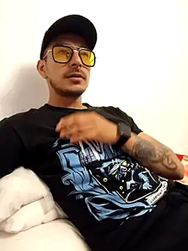 Snapshot of tony-camargo chatting on January 23, 2025, 11:26 pm tony-camargo online show from January 23, 2025, 11:26 pm