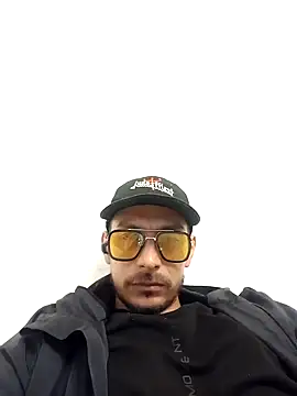 Snapshot of tony-camargo chatting on January 10, 2025, 4:12 am tony-camargo online show from January 10, 2025, 4:12 am