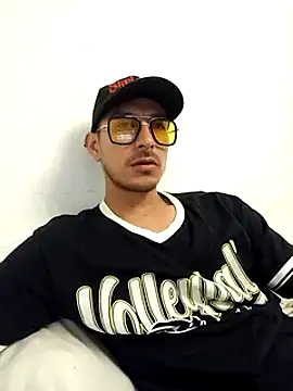 Snapshot of tony-camargo chatting on January 20, 2025, 9:22 pm tony-camargo online show from January 20, 2025, 9:22 pm
