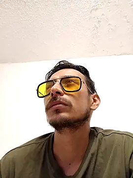 Snapshot of tony-camargo chatting on January 13, 2025, 9:42 pm tony-camargo online show from January 13, 2025, 9:42 pm