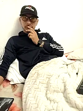 Snapshot of tony-camargo chatting on October 20, 2025, 11:38 pm tony-camargo online show from October 20, 2025, 11:38 pm