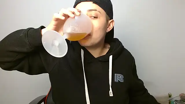 alex parker07 online show from September 27, 2025, 11:33 pm