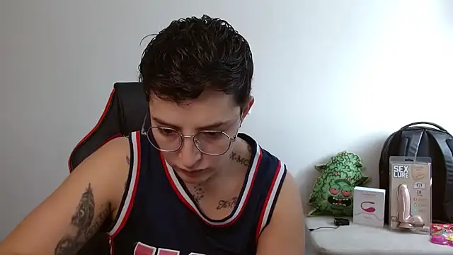 alex parker07 online show from October 19, 2025, 7:05 pm