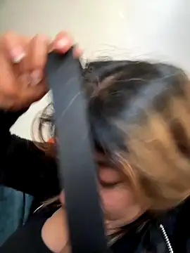 Snapshot of LunaBeya chatting on October 19, 2025, 9:28 pm LunaBeya online show from October 19, 2025, 9:28 pm