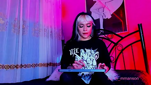 m  manson online show from March 3, 2025, 10:20 pm