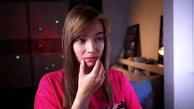 ileanacampbe online show from September 19, 2025, 4:27 am