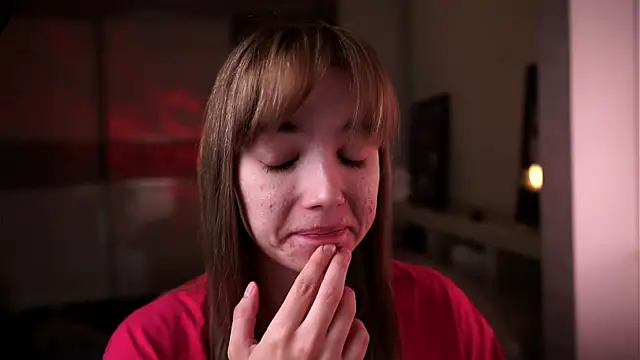 ileanacampbe online show from October 6, 2025, 4:35 am