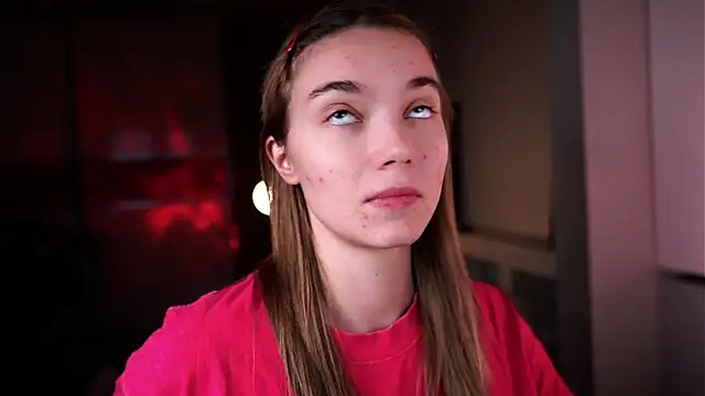 ileanacampbe online show from October 14, 2025, 4:35 am