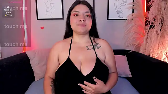 Snapshot of karo_linee chatting on March 12, 2025, 12:26 pm karo linee online show from March 12, 2025, 12:26 pm