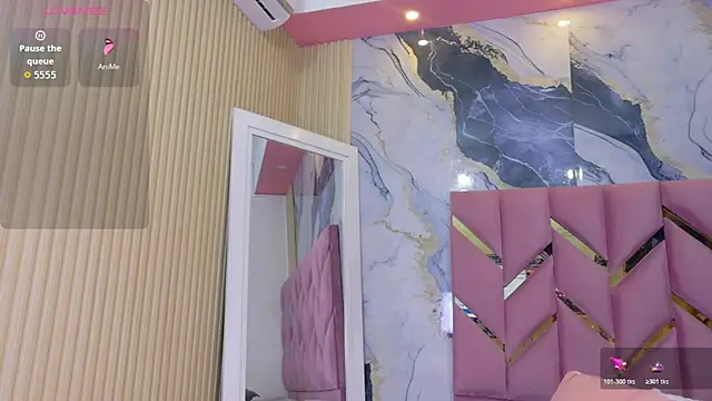 hotiergirl online show from March 20, 2026, 12:06 pm