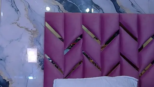 hotiergirl online show from December 22, 2025, 12:27 pm