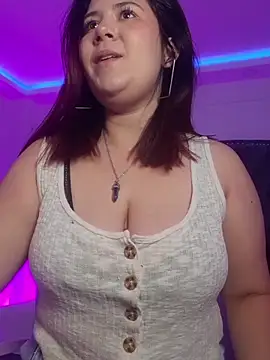 Snapshot of zoes_milee chatting on October 8, 2025, 11:34 am zoes milee online show from October 8, 2025, 11:34 am