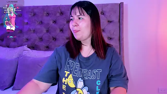 Snapshot of zoes_milee chatting on October 24, 2025, 11:09 am zoes milee online show from October 24, 2025, 11:09 am