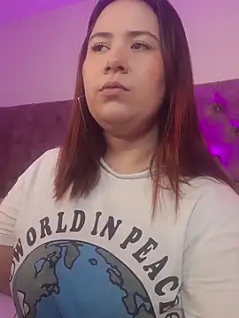 Snapshot of zoes_milee chatting on October 10, 2025, 11:44 am zoes milee online show from October 10, 2025, 11:44 am