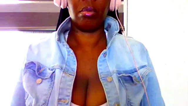 Snapshot of chocolatechipkukky85 chatting on April 29, 2026, 8:59 pm chocolatechipkukky85 online show from April 29, 2026, 8:59 pm
