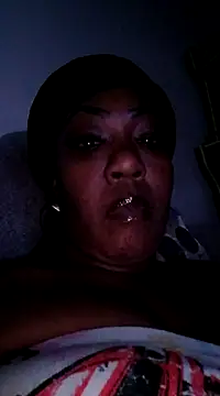 chocolatechipkukky85 online show from February 5, 2025, 1:58 am