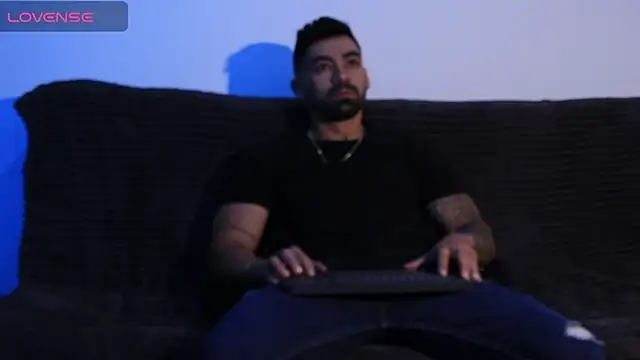 Snapshot of soymike1_ chatting on January 24, 2025, 11:37 am soymike1 online show from January 24, 2025, 11:37 am