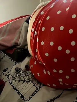 Nofacemodel online show from September 15, 2025, 9:37 pm