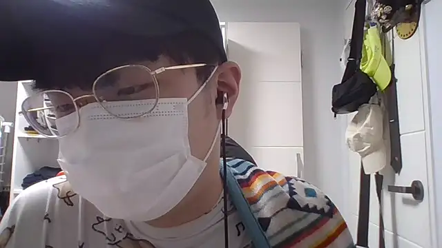Snapshot of chaycer chatting on February 23, 2025, 2:57 pm chaycer online show from February 23, 2025, 2:57 pm