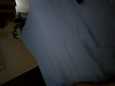 Snapshot of Rzemtsefg chatting on October 5, 2025, 10:11 pm Rzemtsefg online show from October 5, 2025, 10:11 pm