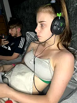 Snapshot of VioletxBlue chatting on October 9, 2025, 8:09 pm VioletxBlue online show from October 9, 2025, 8:09 pm