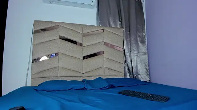 Snapshot of RubiSharqui_ chatting on February 4, 2026, 12:22 pm RubiSharqui online show from February 4, 2026, 12:22 pm