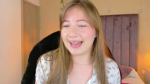 Snapshot of Dahlia_Rousse chatting on March 1, 2026, 2:44 am Dahlia Rousse online show from March 1, 2026, 2:44 am