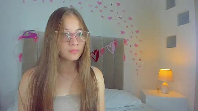 Snapshot of Dahlia_Rousse chatting on March 20, 2025, 8:19 pm Dahlia Rousse online show from March 20, 2025, 8:19 pm