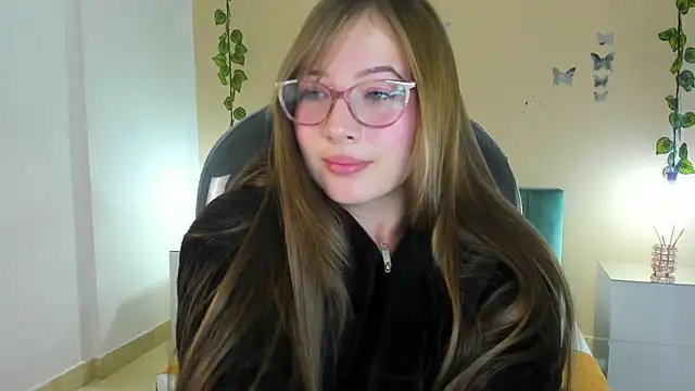 Snapshot of Dahlia_Rousse chatting on December 20, 2025, 1:41 am Dahlia Rousse online show from December 20, 2025, 1:41 am