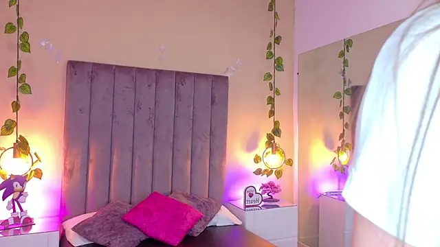 Snapshot of Dahlia_Rousse chatting on January 13, 2026, 6:28 am Dahlia Rousse online show from January 13, 2026, 6:28 am