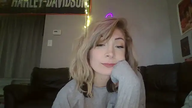 Snapshot of miamimintbaby chatting on February 28, 2025, 7:46 pm miamimintbaby online show from February 28, 2025, 7:46 pm