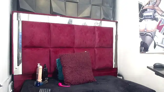 SolEvanss online show from October 22, 2025, 3:22 pm