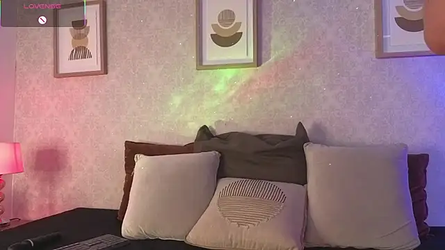 Snapshot of Veronica_simons chatting on October 27, 2025, 8:54 pm Veronica simons online show from October 27, 2025, 8:54 pm