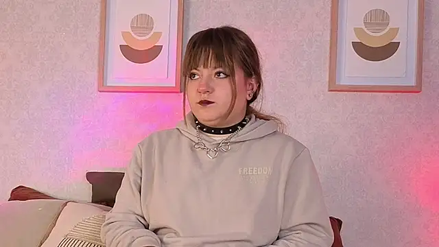 Snapshot of Veronica_simons chatting on October 10, 2025, 9:04 pm Veronica simons online show from October 10, 2025, 9:04 pm