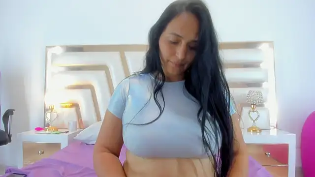 LucineArias online show from February 11, 2025, 11:01 pm